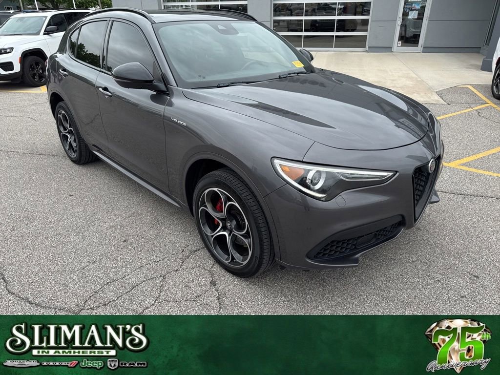 Used 2022 Alfa Romeo Stelvio Veloce AWD/4WD image 1