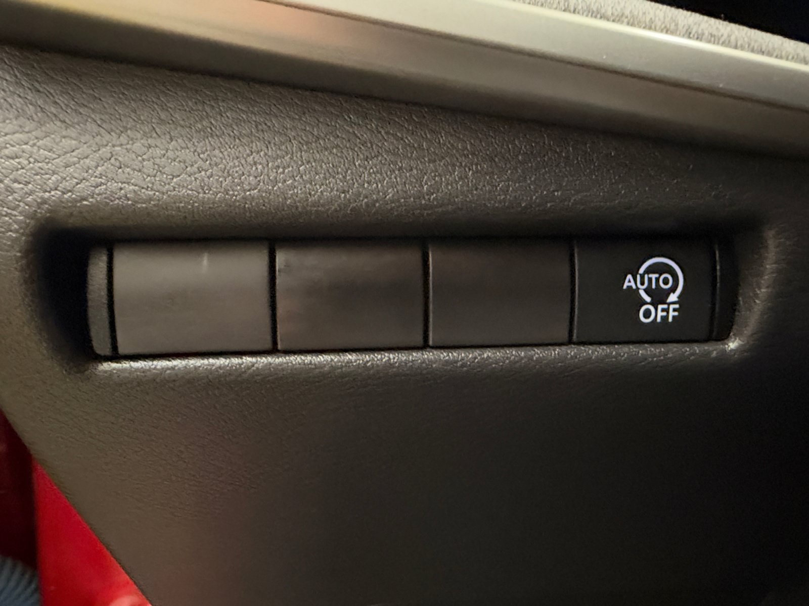Used 2025 Nissan Kicks SV FWD image 24