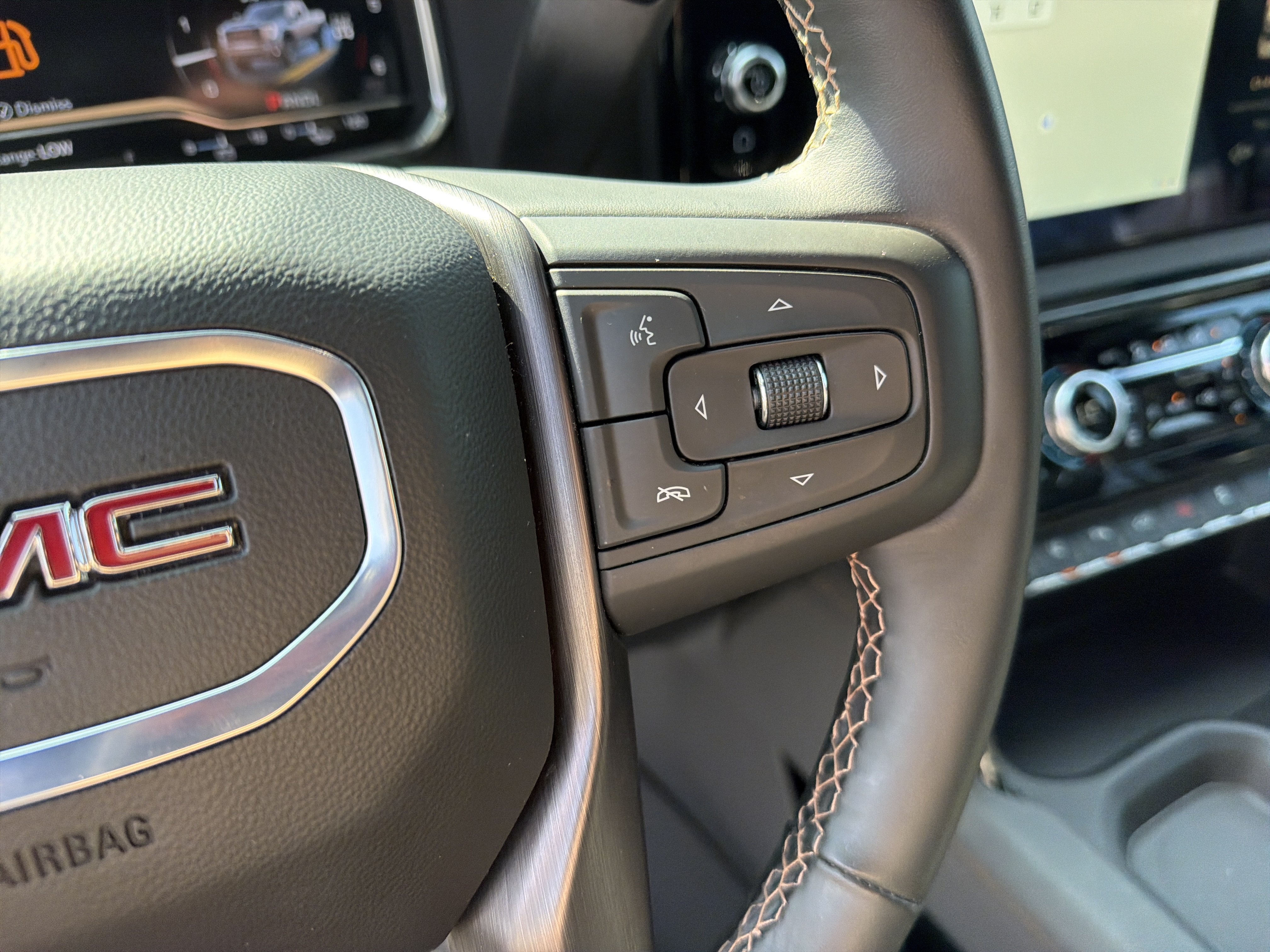 Used 2025 GMC Sierra 2500 AT4 w/ AT4 Premium Plus Package AWD/4WD image 23