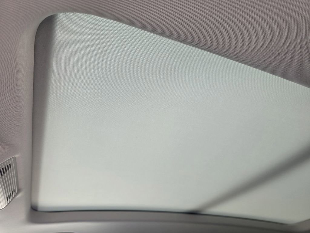 New 2026 Volkswagen Tiguan SE image 18