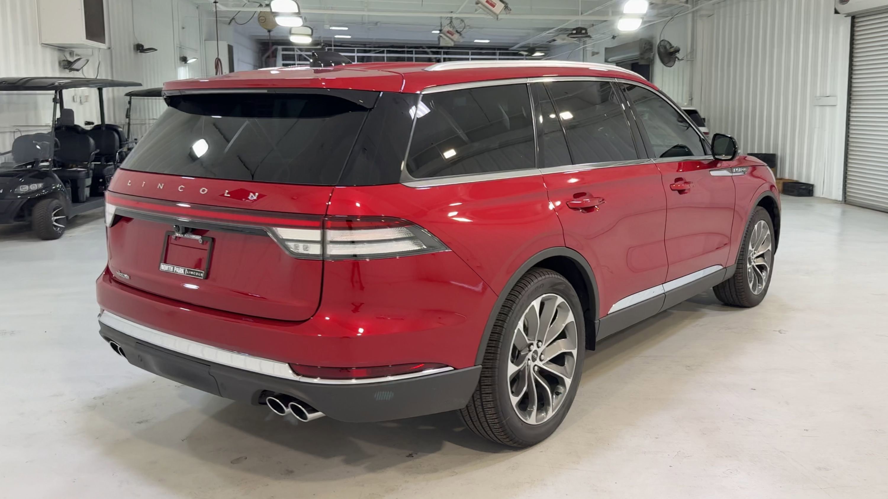 New 2026 Lincoln Aviator 2WD image 9