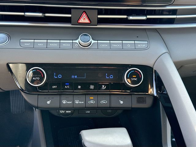 Certified 2025 Hyundai Elantra SEL image 15