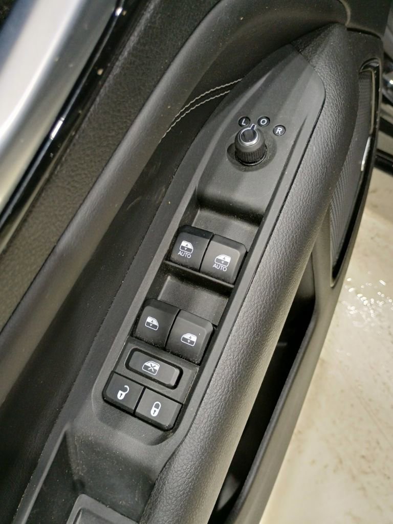 Used 2023 Jeep Compass High Altitude image 15