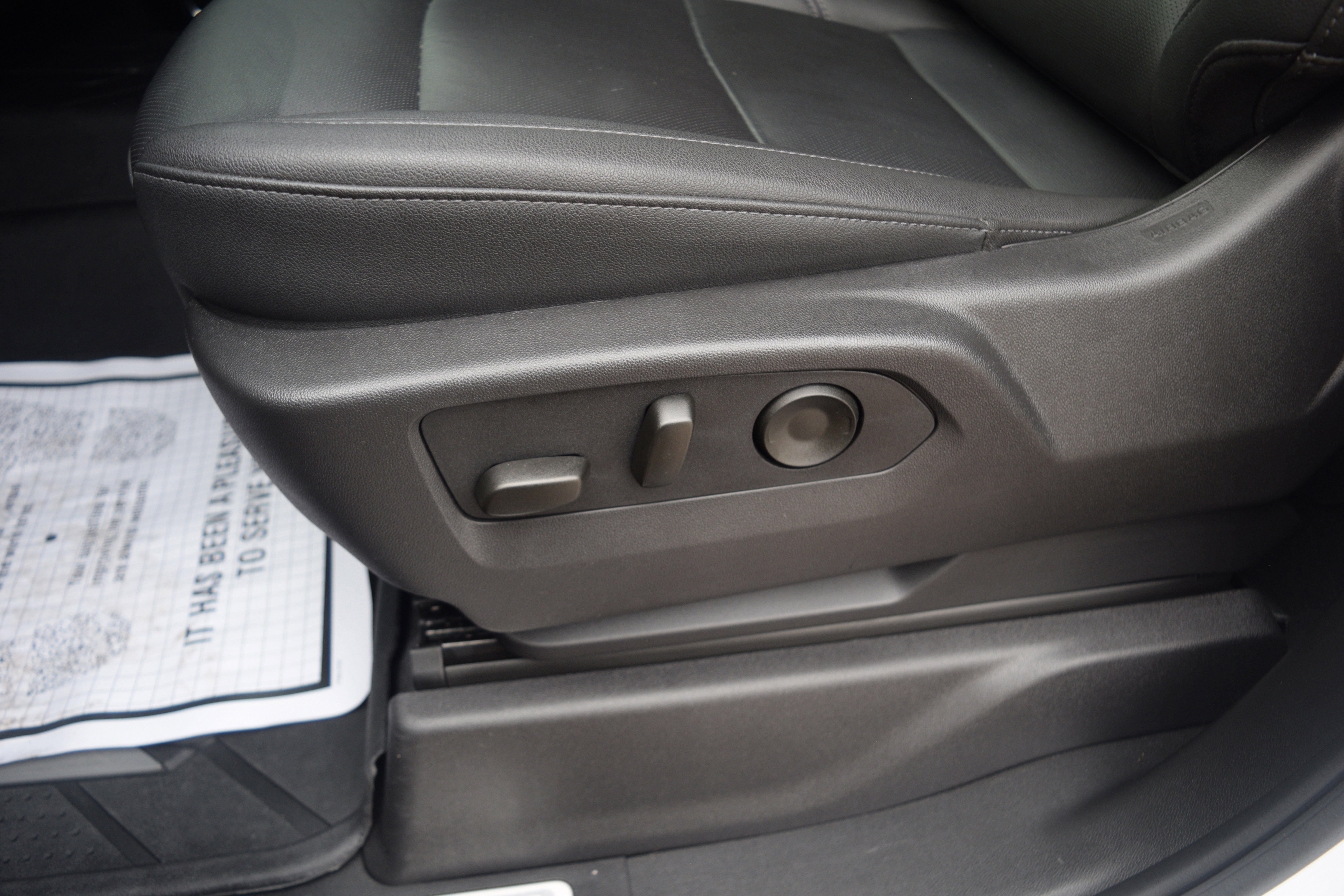 Used 2025 Chevrolet Silverado 3500 LTZ image 18