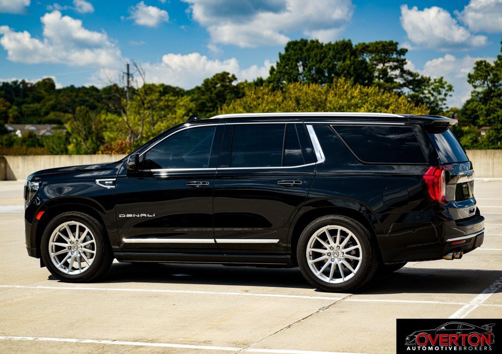 Used 2023 GMC Yukon Denali w/ Denali Reserve Package AWD/4WD image 4