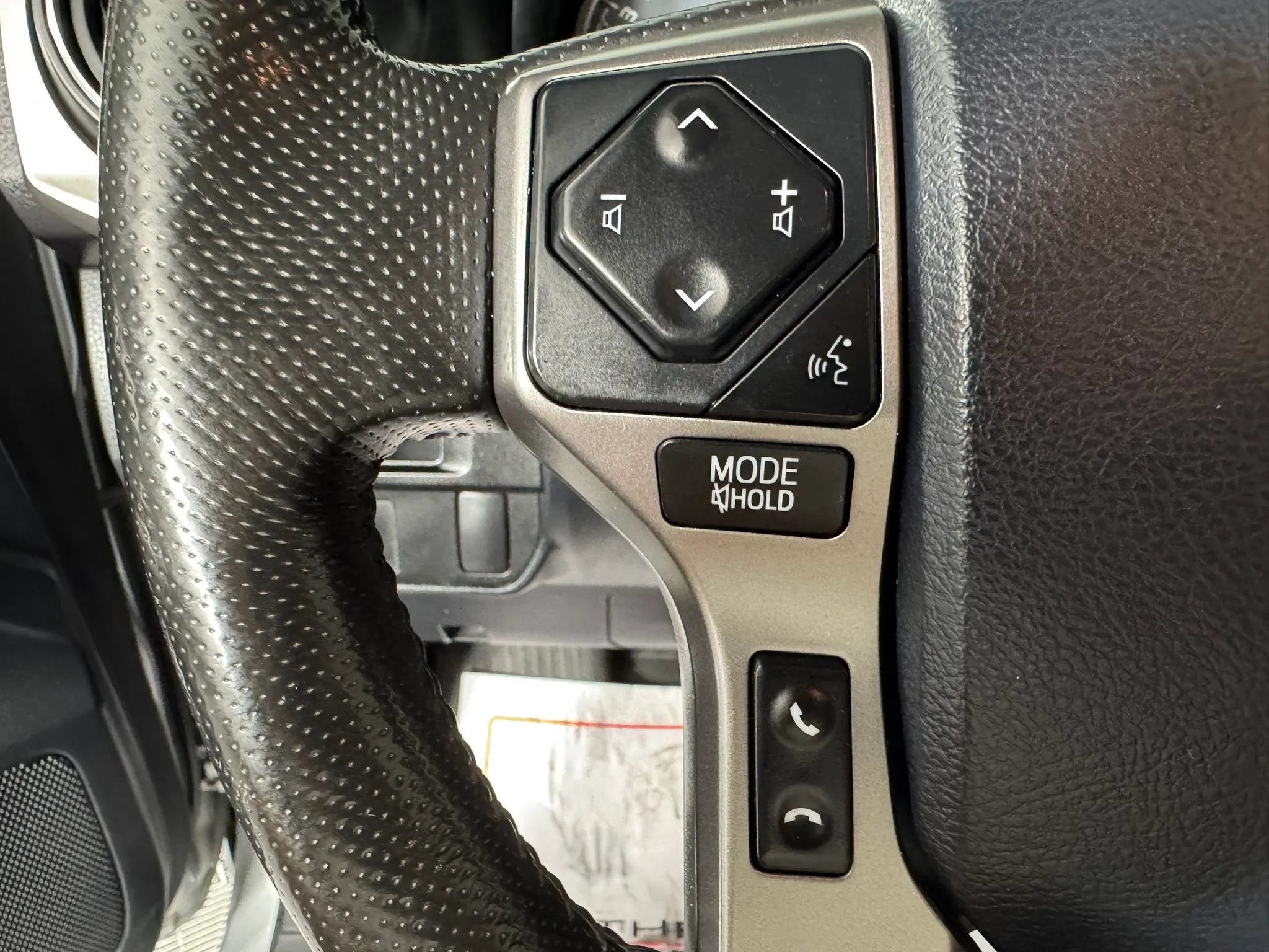 Used 2016 Toyota Tacoma SR5 w/ SR5 Appearance Package (SN) AWD/4WD image 15