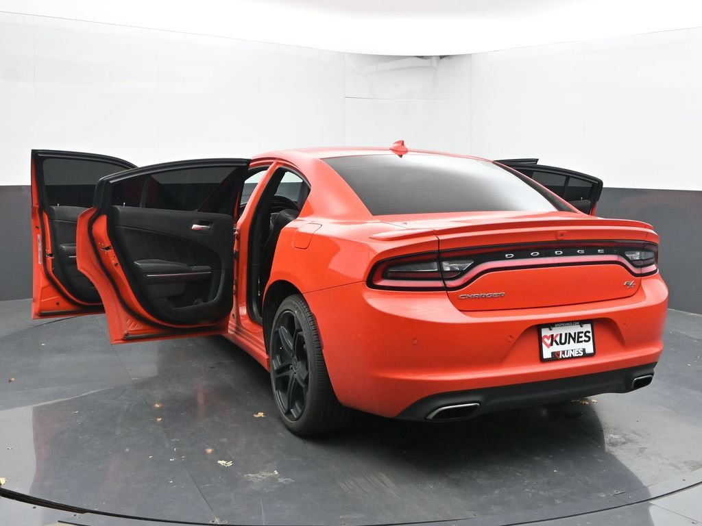 Used 2017 Dodge Charger R/T w/ Plus Group image 51