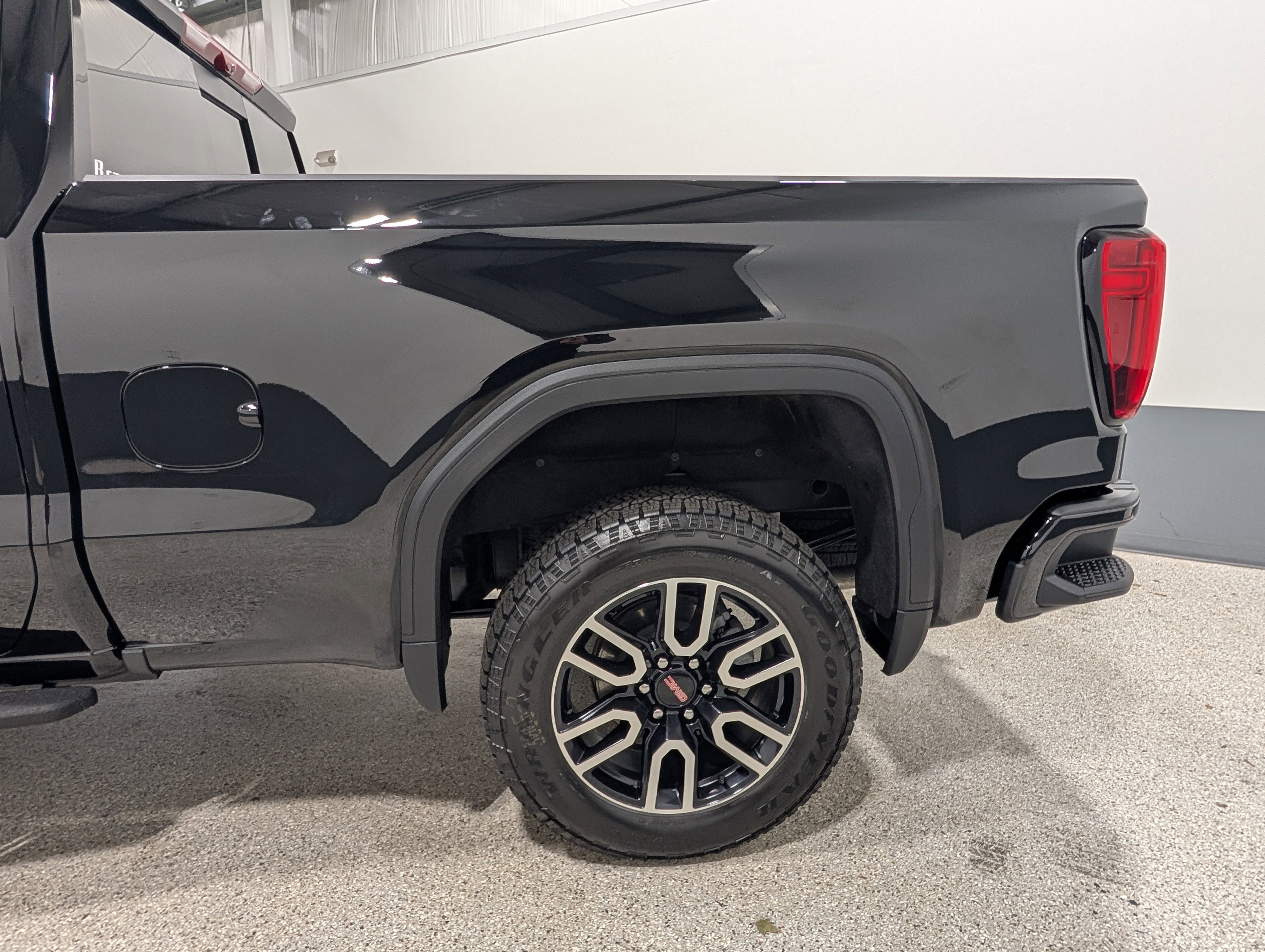 Used 2026 GMC Sierra 1500 AT4 w/ AT4 Premium Package AWD/4WD image 8