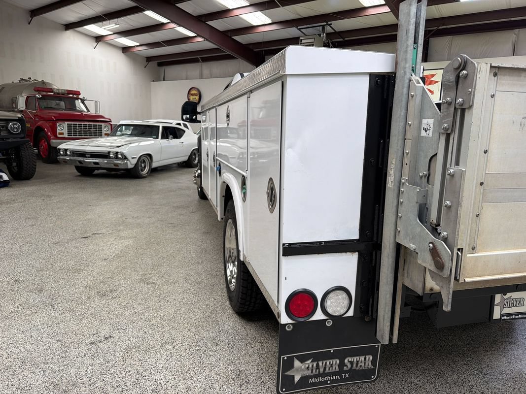 Used 2020 Ford F550 2WD Regular Cab Super Duty image 15
