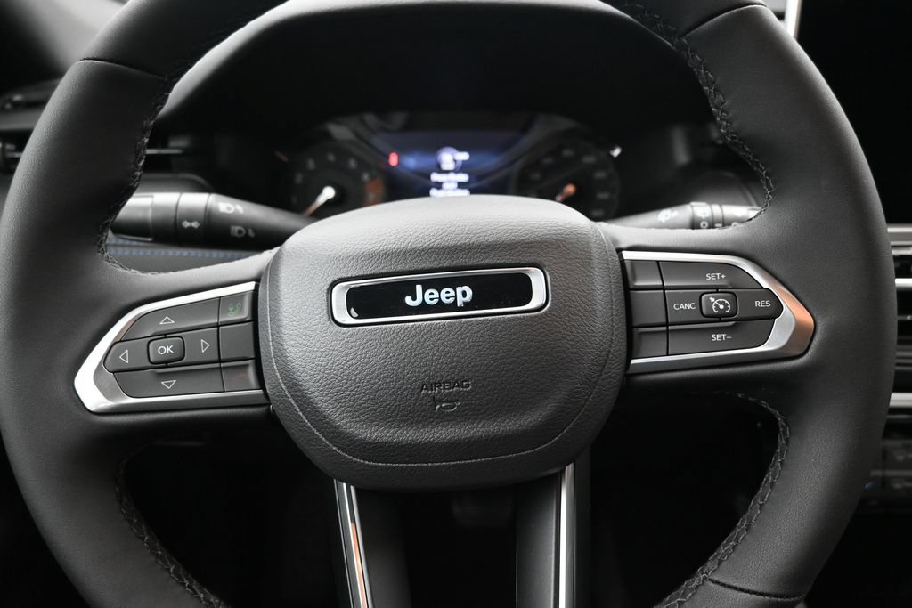 New 2026 Jeep Compass Latitude AWD/4WD image 4