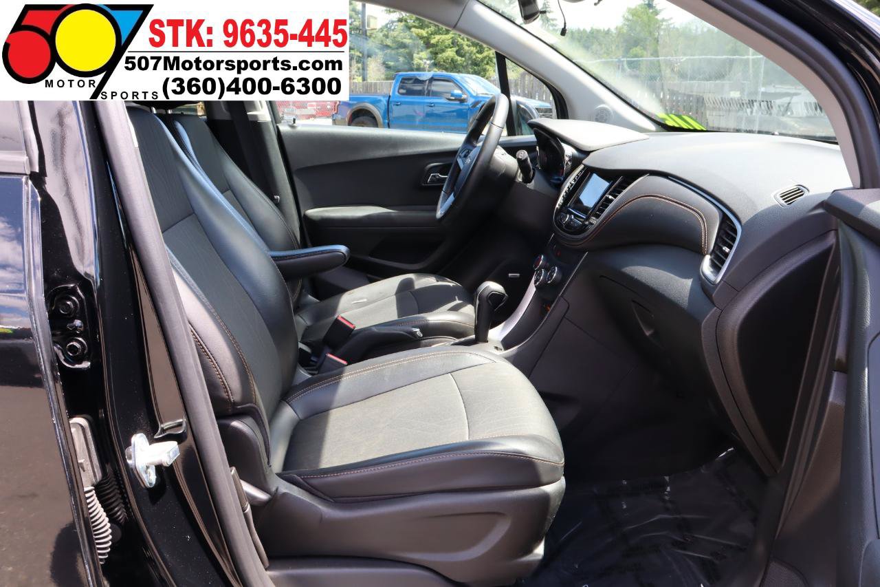 Used 2019 Chevrolet Trax LT w/ Sun & Sound Package AWD/4WD image 19