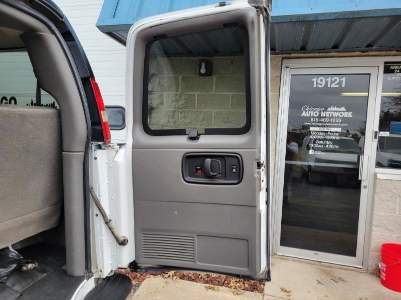 Used 2015 Chevrolet Express 3500 LS RWD image 46