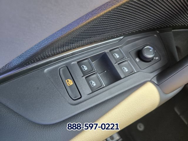 New 2026 Volkswagen Tiguan SE FWD image 22