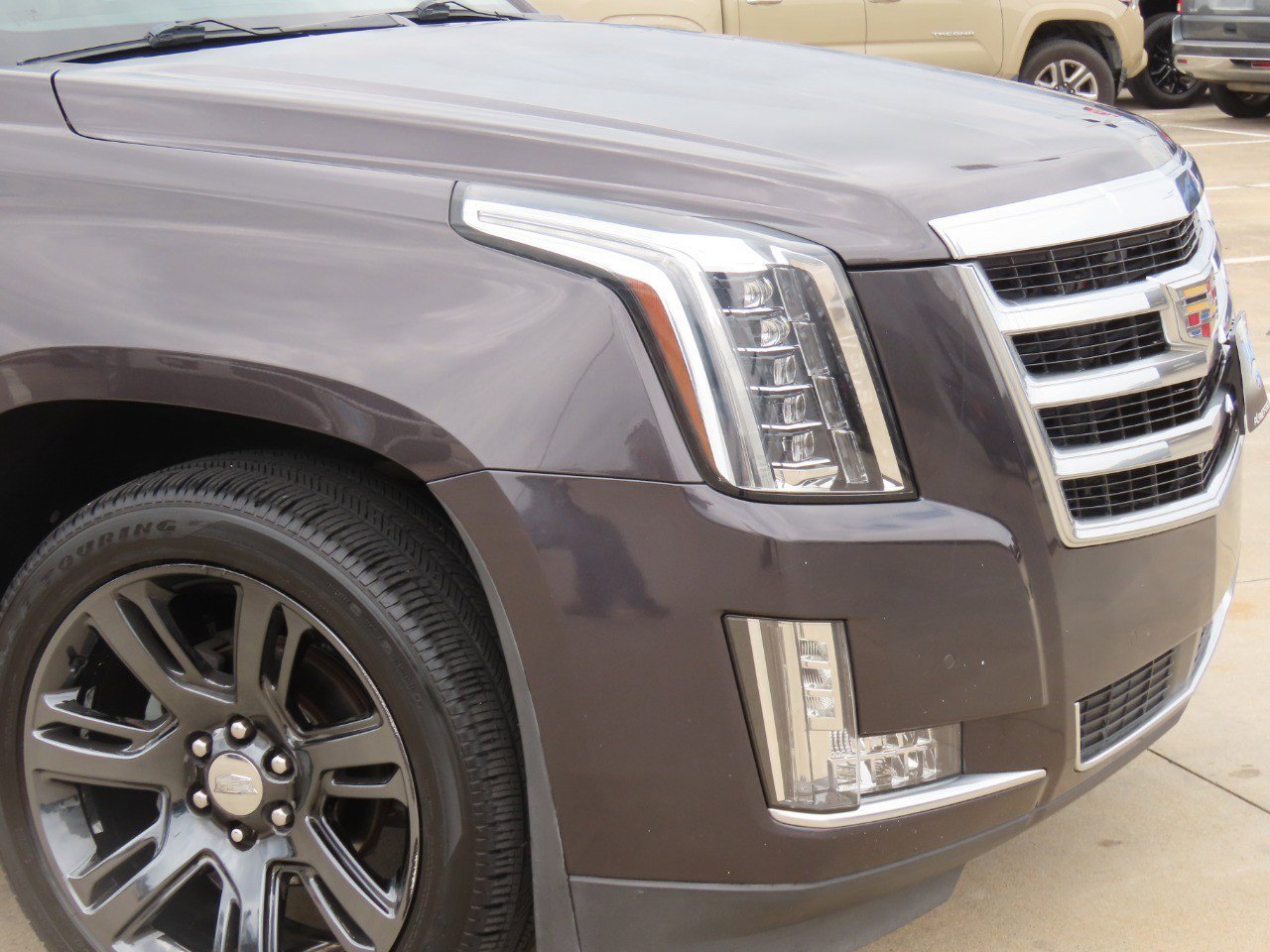 Used 2015 Cadillac Escalade Premium AWD/4WD image 6