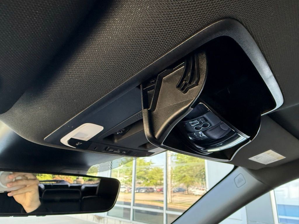 Used 2025 Honda Pilot Black Edition image 29