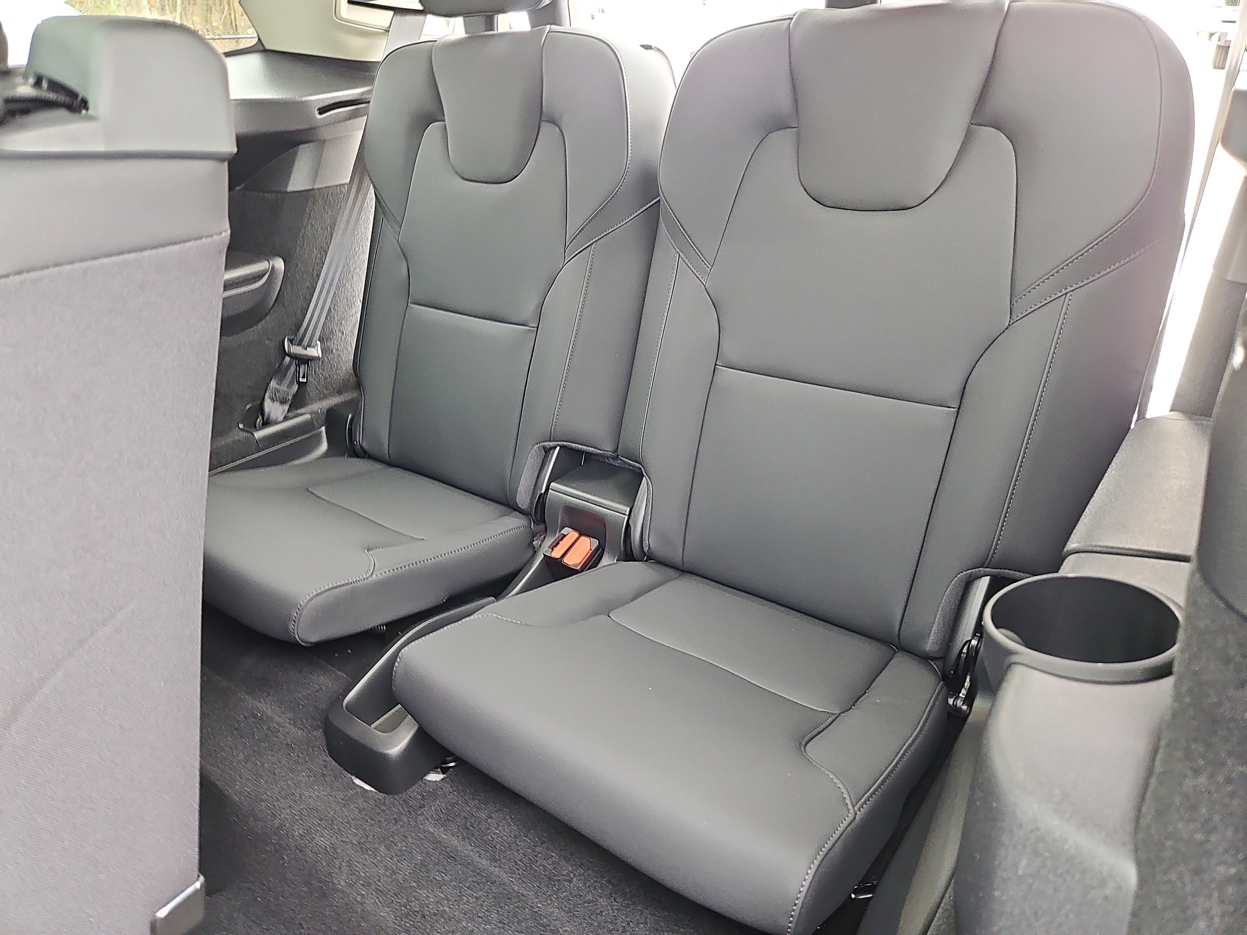 New 2026 Volvo XC90 B6 Plus w/ Protection Package Premier image 22