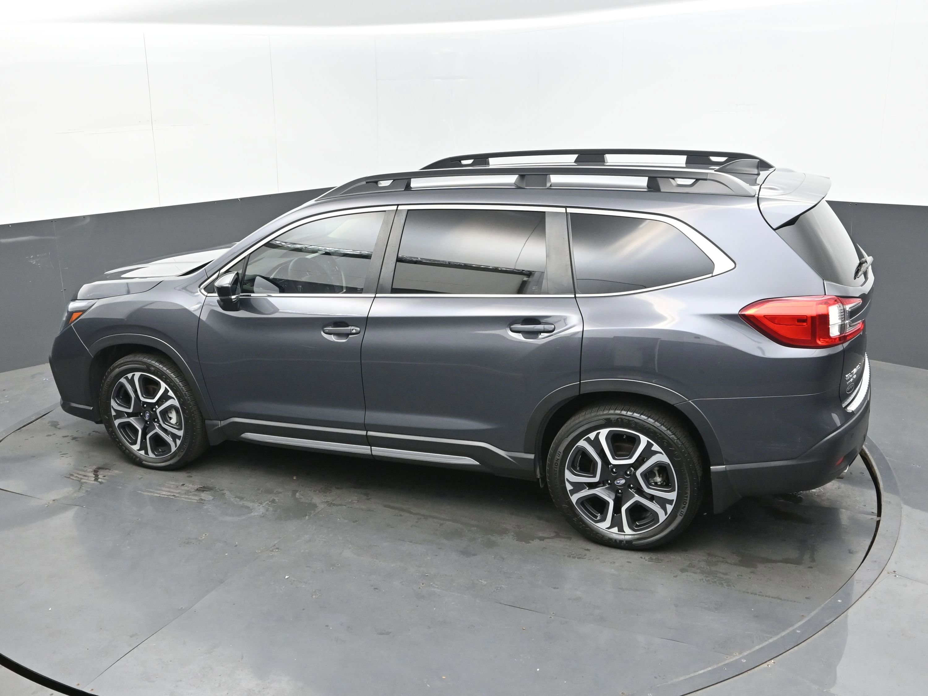 Used 2024 Subaru Ascent Limited image 35