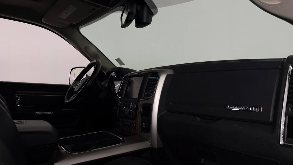 Used 2016 RAM 2500 Laramie w/ Convenience Group AWD/4WD image 26
