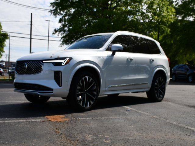 Used 2025 Volvo XC90 T8 Plus w/ Protection Package Premier AWD/4WD image 3