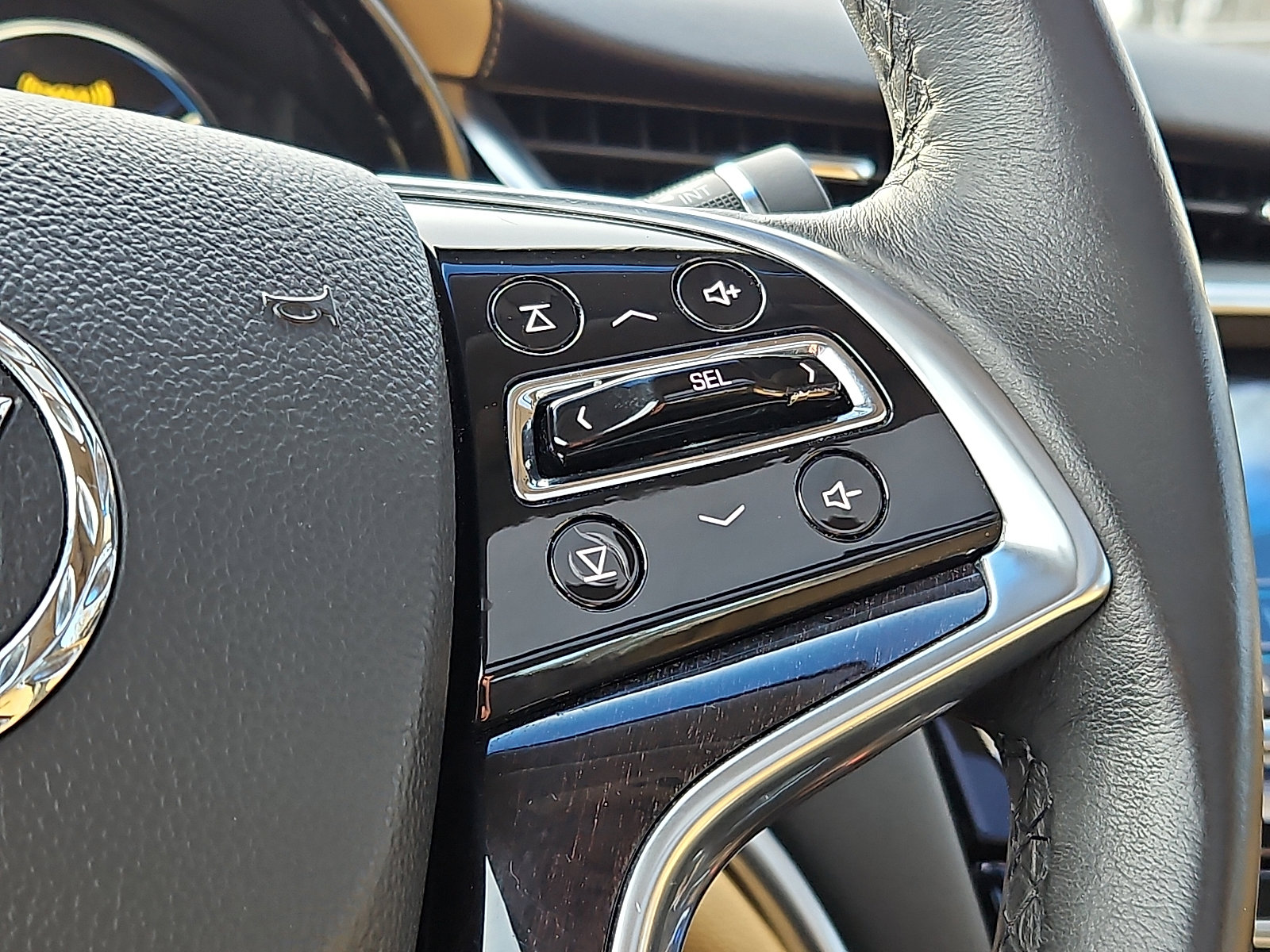 Used 2014 Cadillac XTS Premium image 23