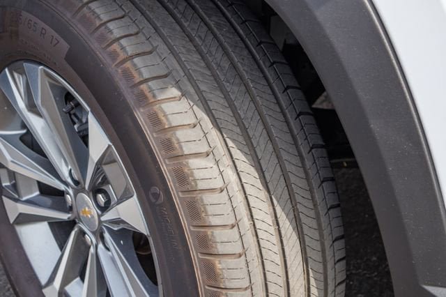 Used 2025 Chevrolet Equinox LT AWD/4WD image 13