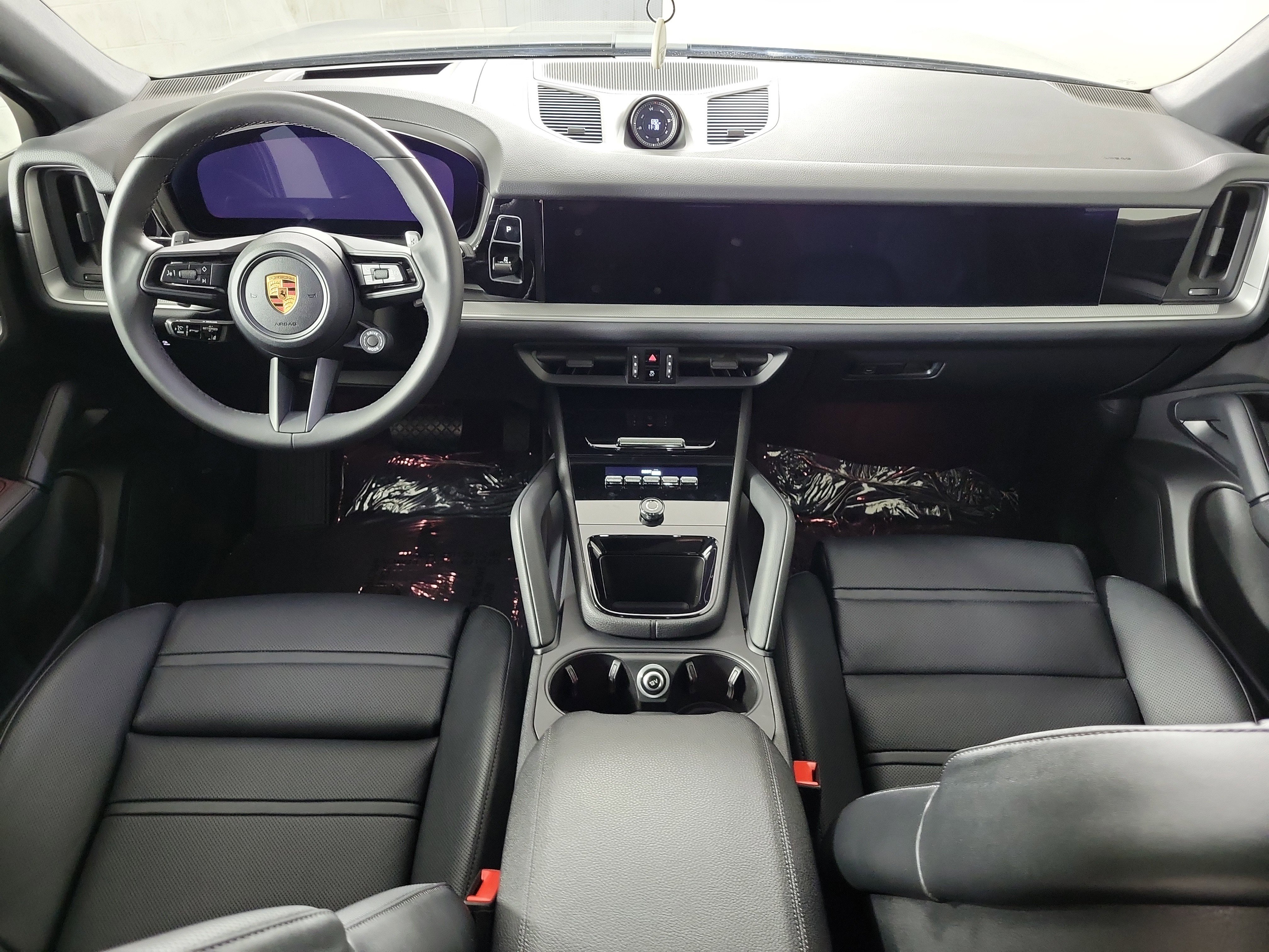 Used 2025 Porsche Cayenne Coupe AWD/4WD image 11