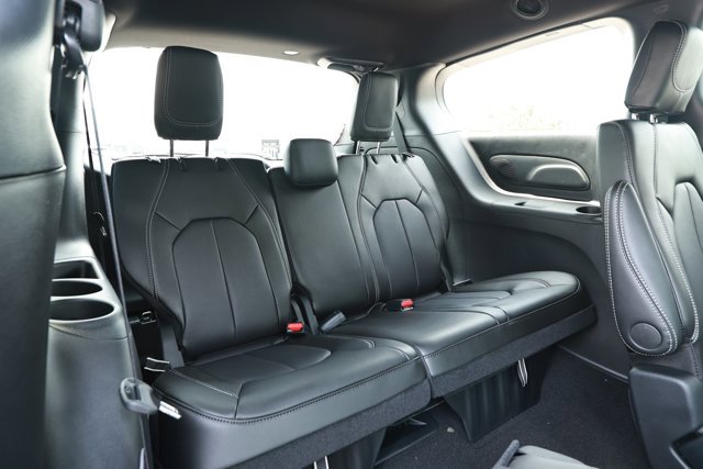 New 2027 Chrysler Pacifica Select FWD image 34