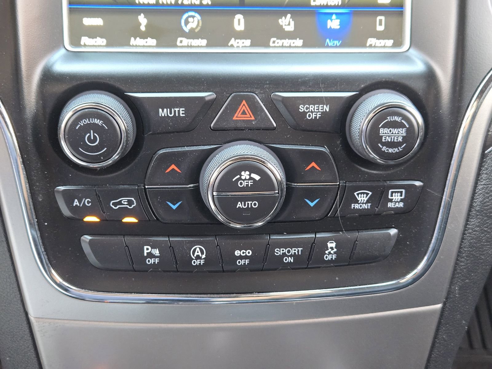 Used 2018 Jeep Grand Cherokee Altitude RWD image 22