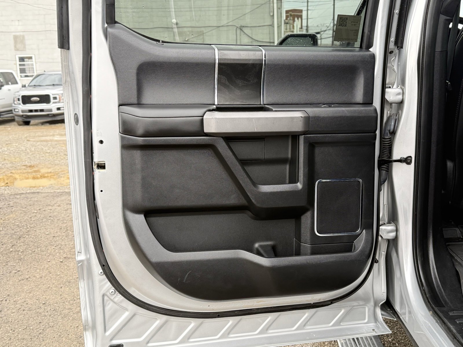 Used 2018 Ford F150 Platinum w/ Equipment Group 701A Luxury image 27