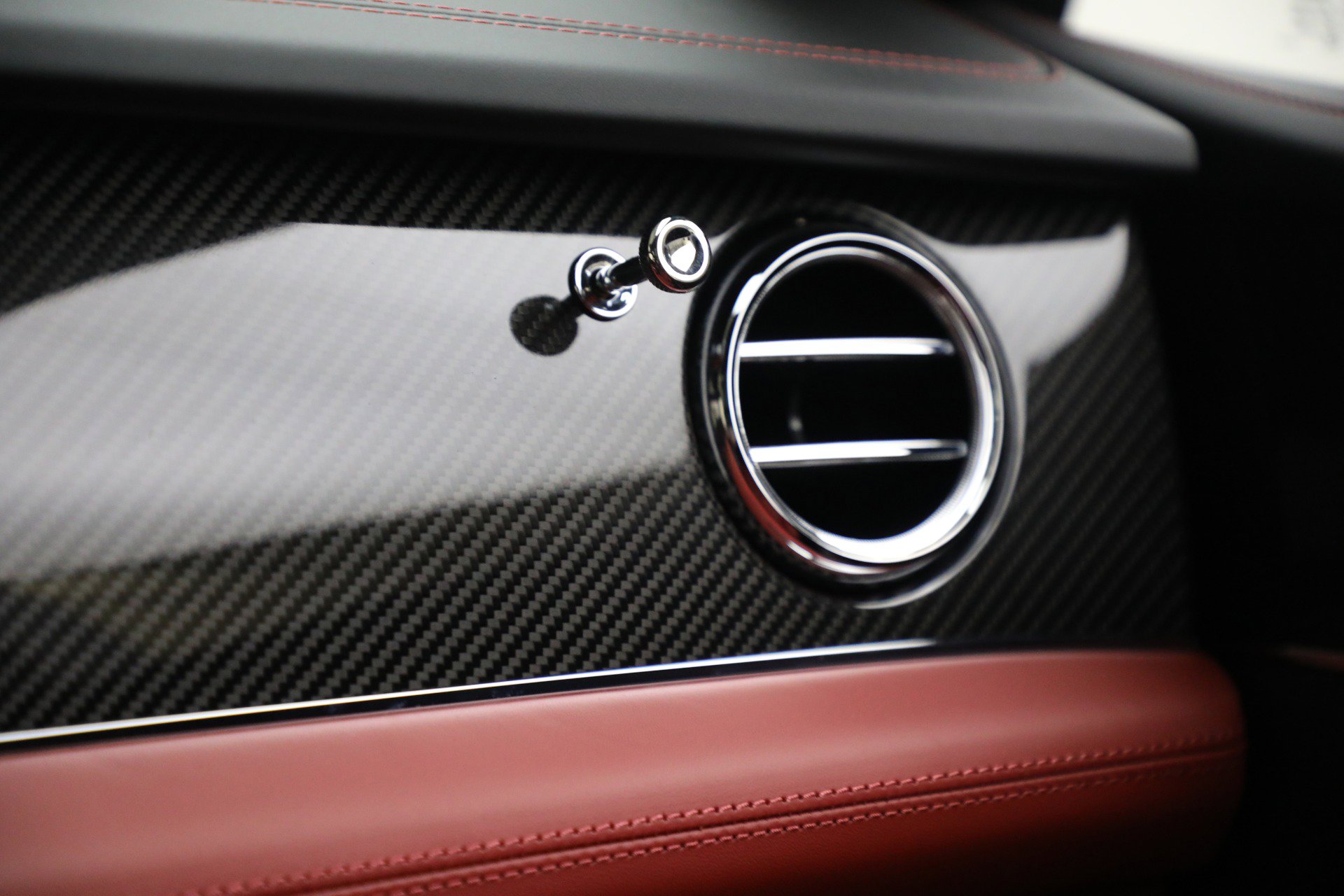 New 2025 Bentley Bentayga image 38