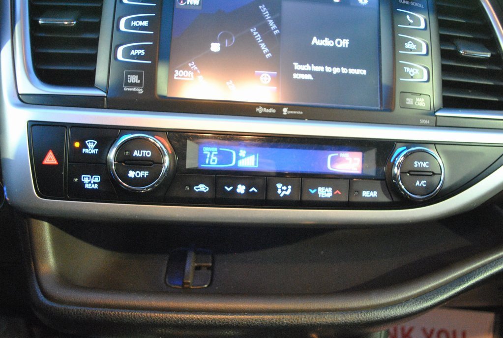 Used 2014 Toyota Highlander Limited image 28