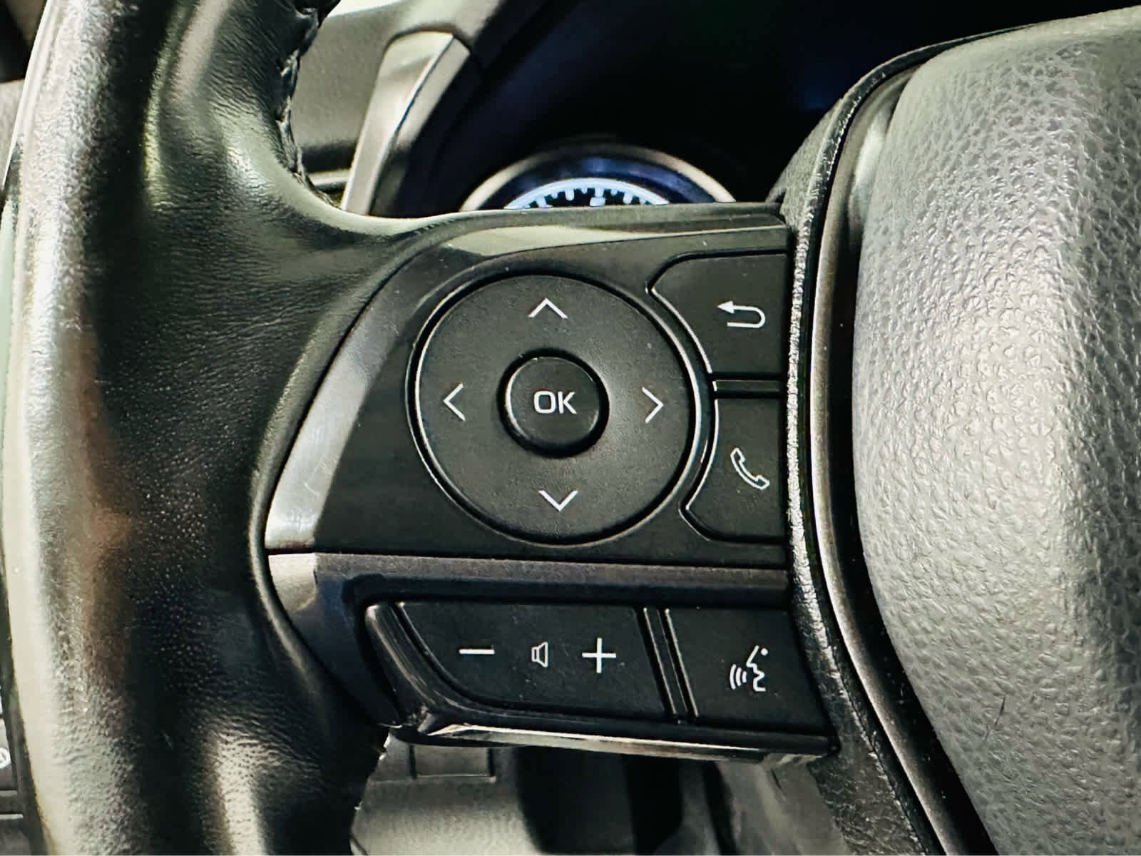 Used 2023 Toyota Camry SE image 13