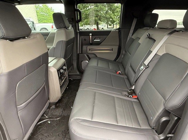 New 2026 GMC Hummer EV SUV w/ LPO, Dark Essentials Package image 15