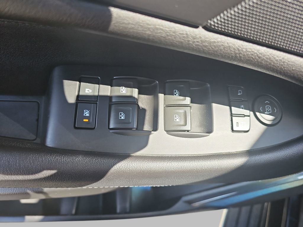 Certified 2018 Cadillac Escalade Luxury AWD/4WD image 35