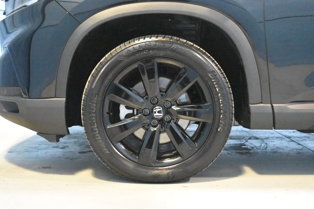 Used 2025 Honda Pilot Black Edition image 28