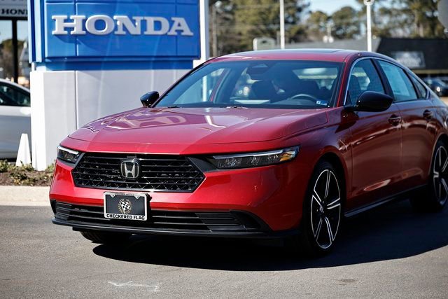 Used 2024 Honda Accord Sport image 2