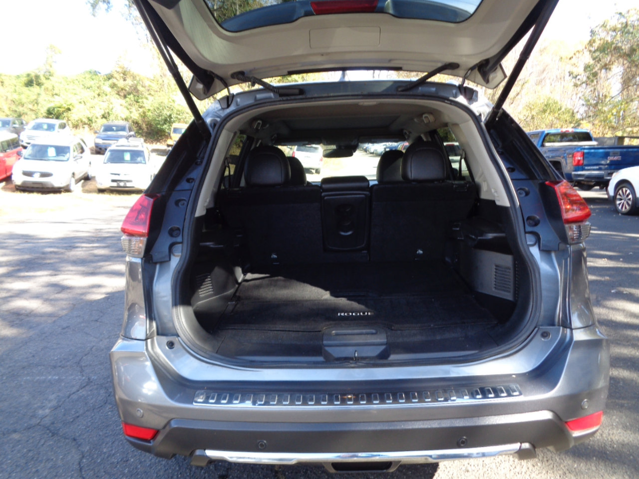 Used 2020 Nissan Rogue SL w/ Premium Package image 25