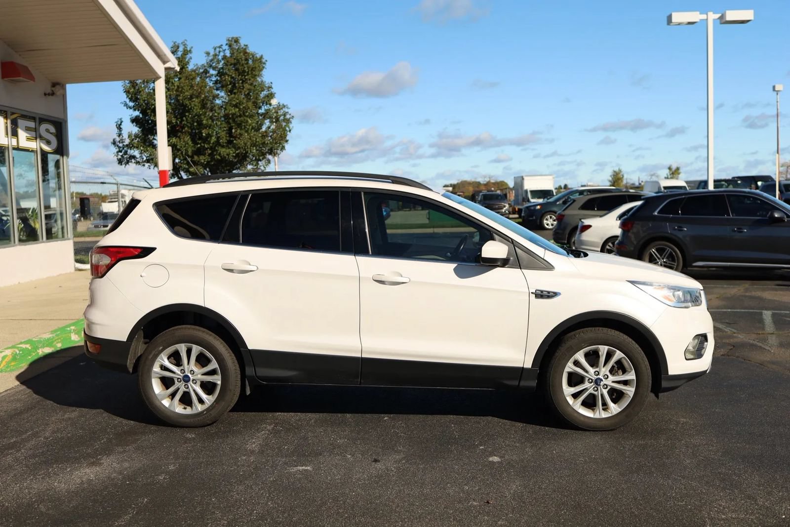 Used 2018 Ford Escape SEL AWD/4WD image 4