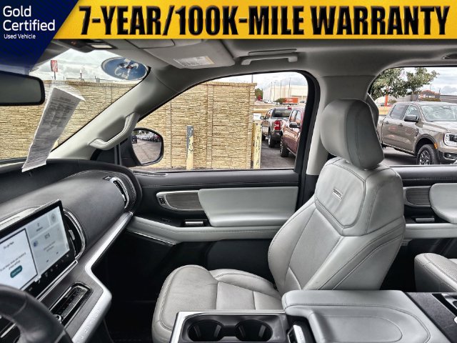 Used 2025 Ford Expedition Platinum w/ Driver's Package AWD/4WD image 14