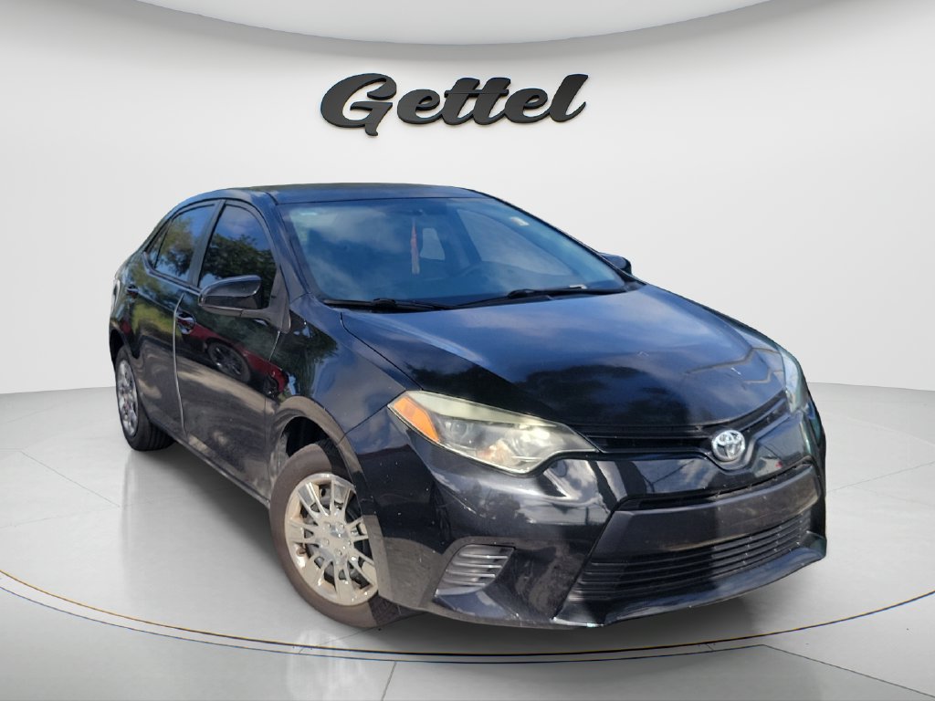 Used 2015 Toyota Corolla LE FWD image 1
