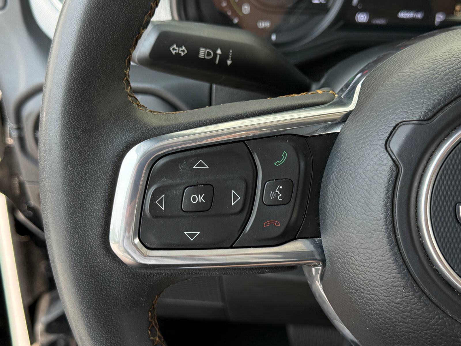 Used 2024 Jeep Wrangler Unlimited Sahara AWD/4WD image 34