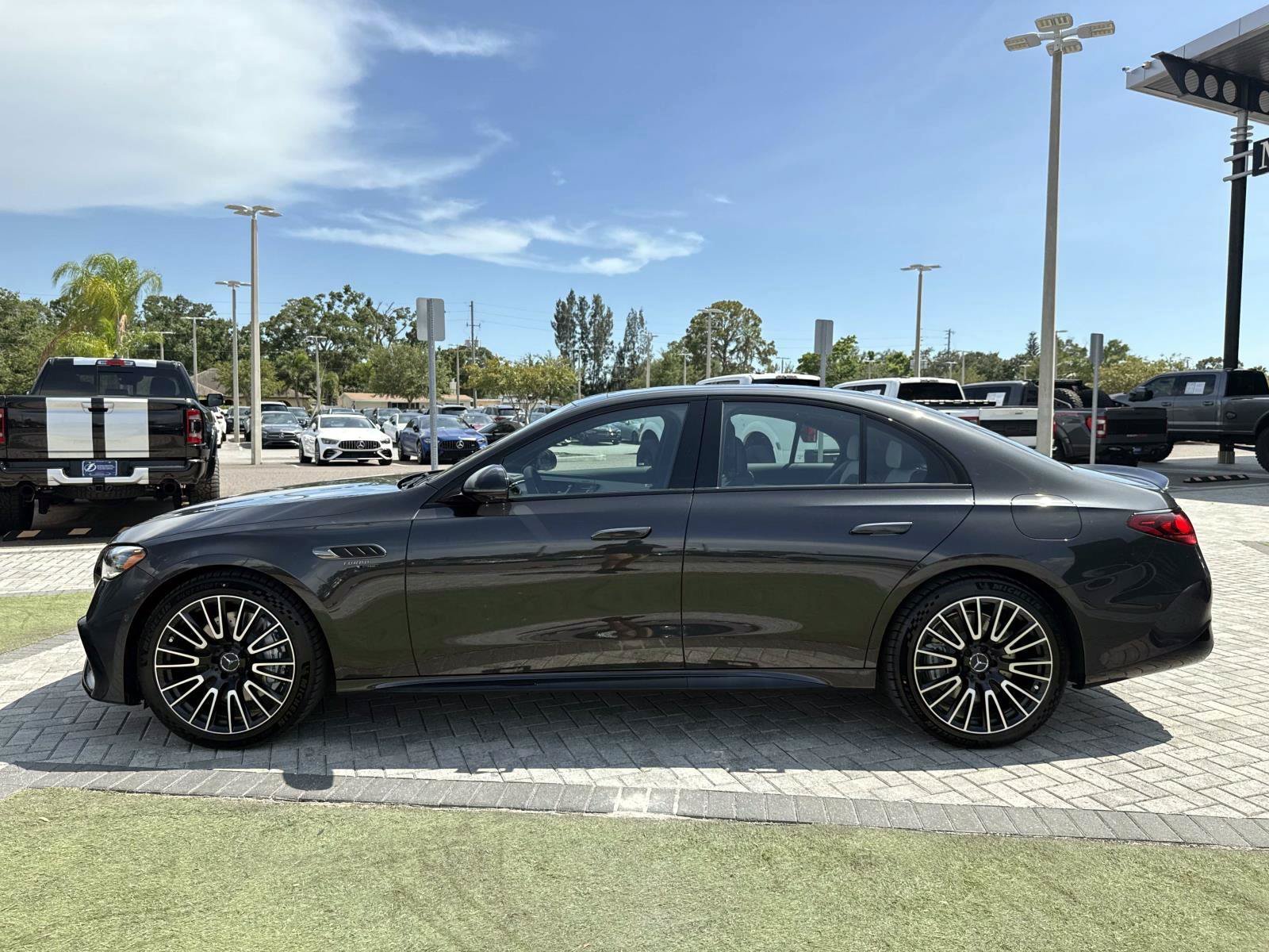 New 2026 Mercedes-Benz E 53 AMG e 4MATIC Sedan image 3