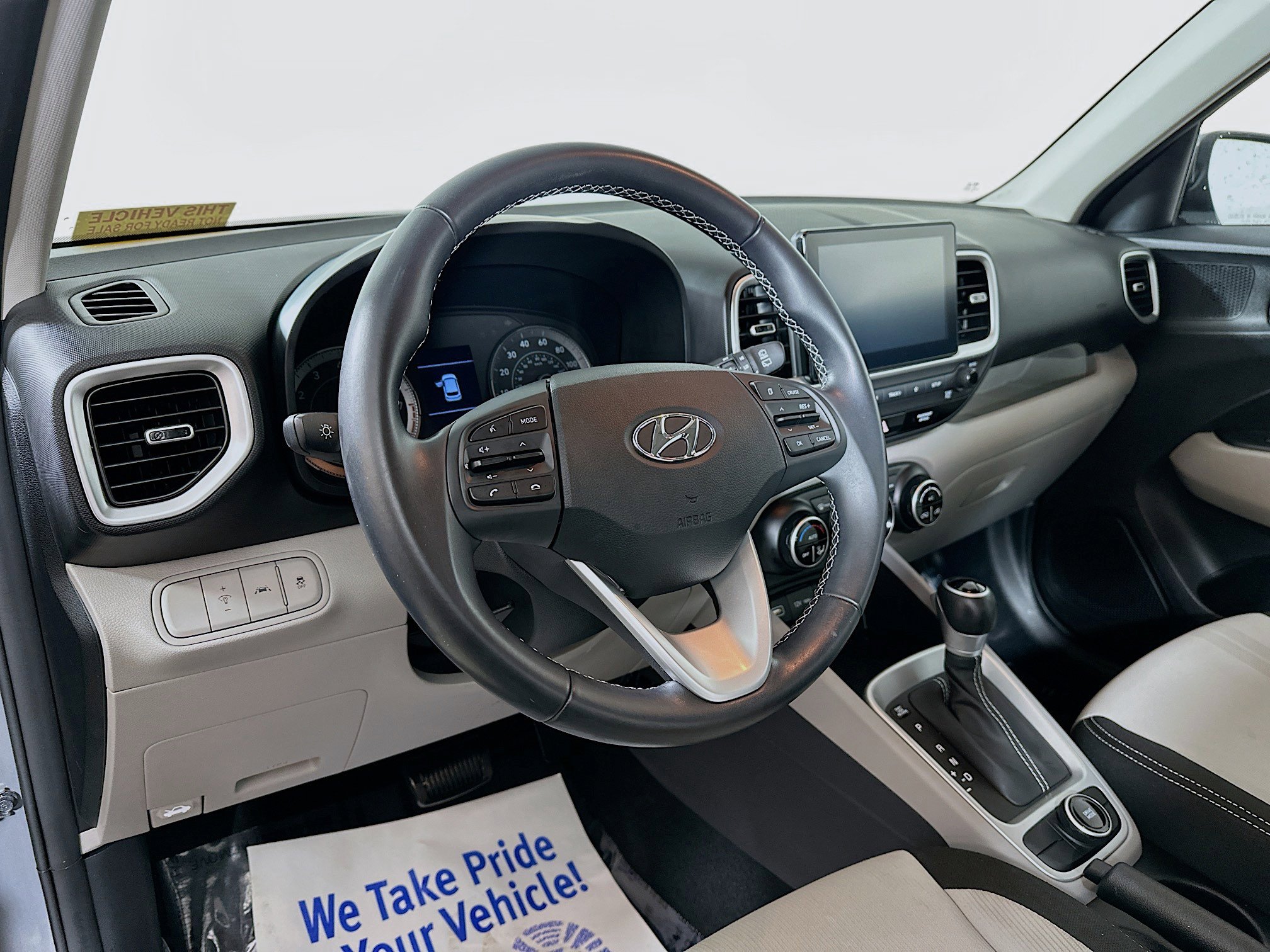 Used 2022 Hyundai Venue SEL image 9
