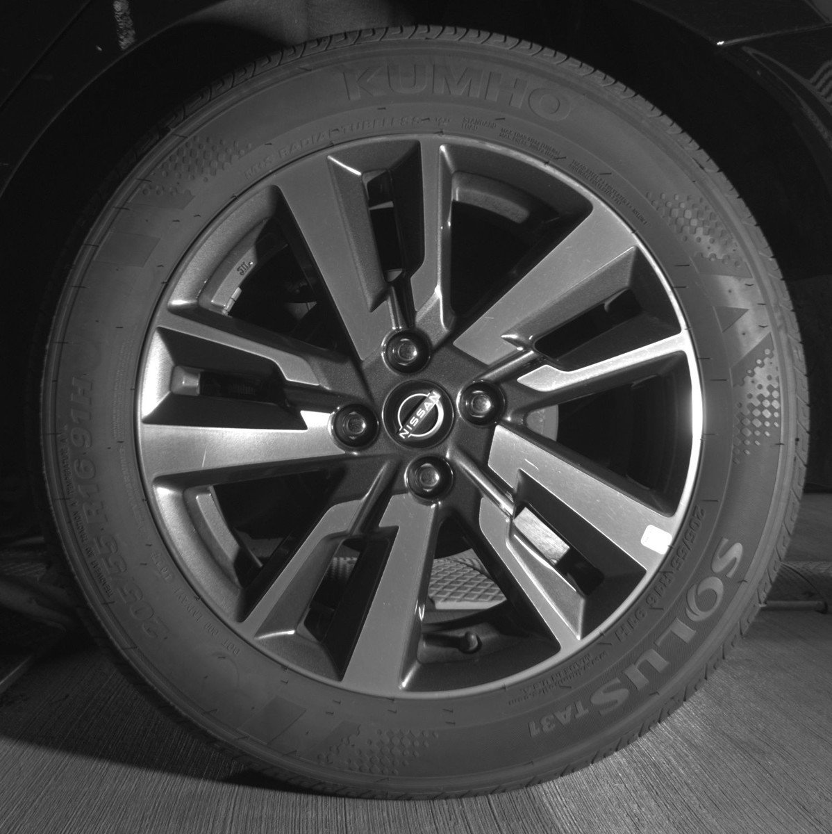 Used 2025 Nissan Versa SV image 14