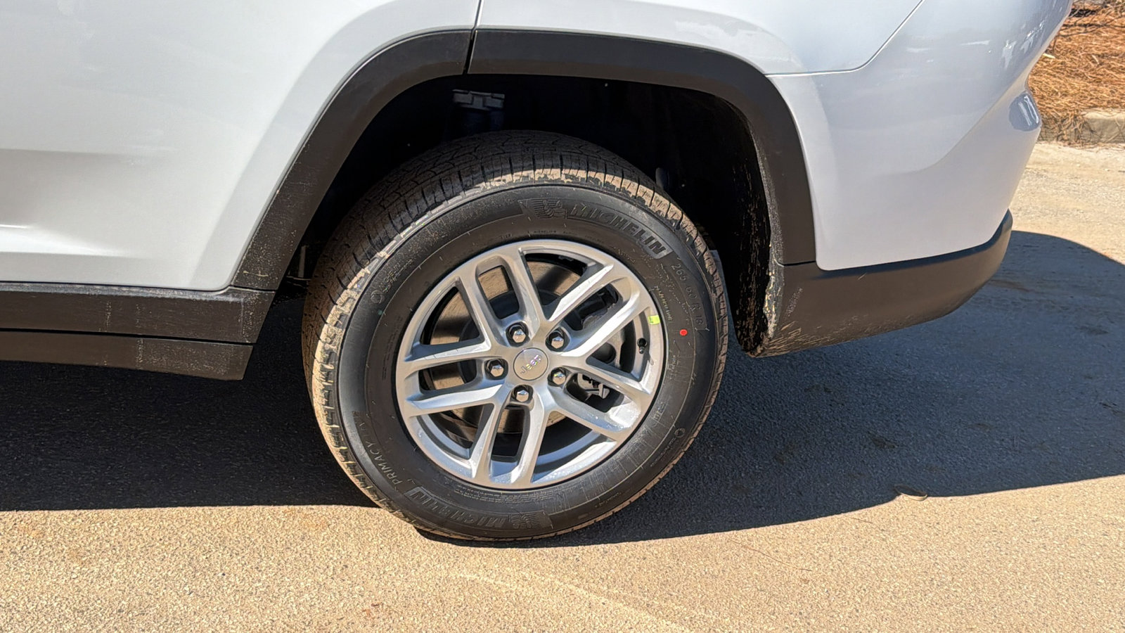 New 2026 Jeep Grand Cherokee L Laredo image 12