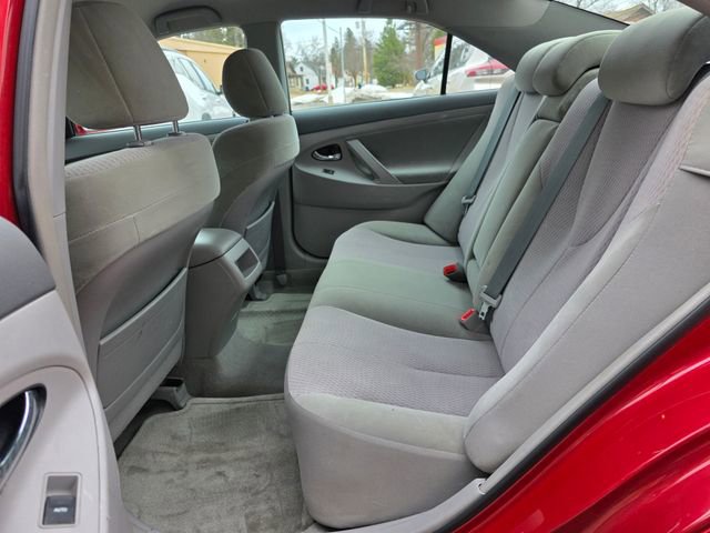 Used 2010 Toyota Camry LE image 13