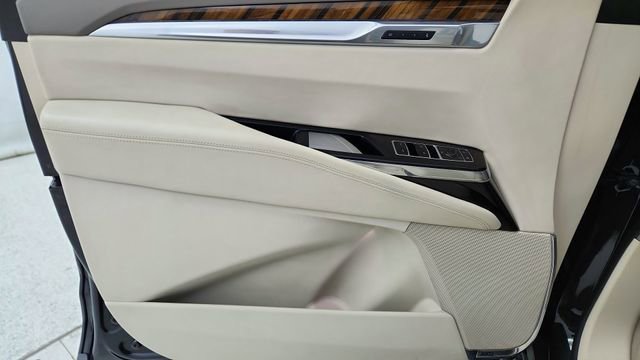 Used 2025 Cadillac Escalade Sport Platinum w/ LPO, Floor Liner Package image 39