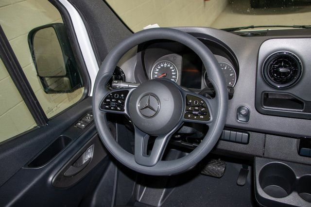 Used 2024 Mercedes-Benz Sprinter 2500 image 6