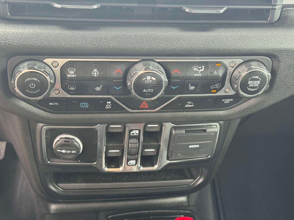 Used 2024 Jeep Wrangler Unlimited w/ Convenience Group AWD/4WD image 27