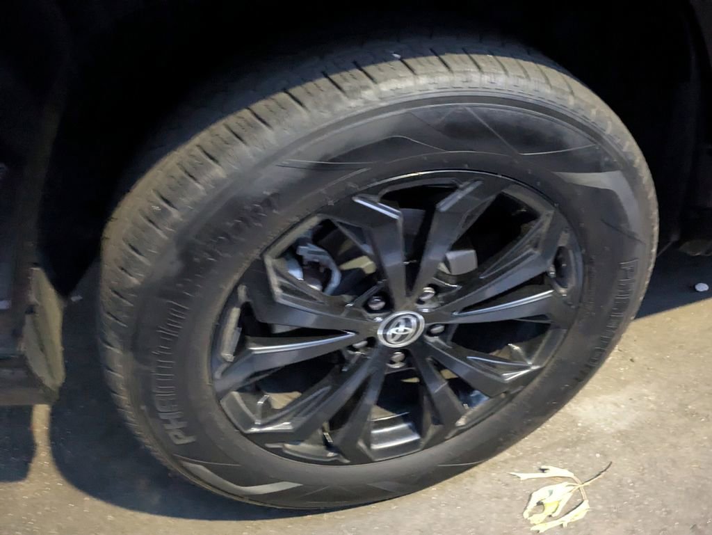 Used 2025 Toyota RAV4 XSE image 9